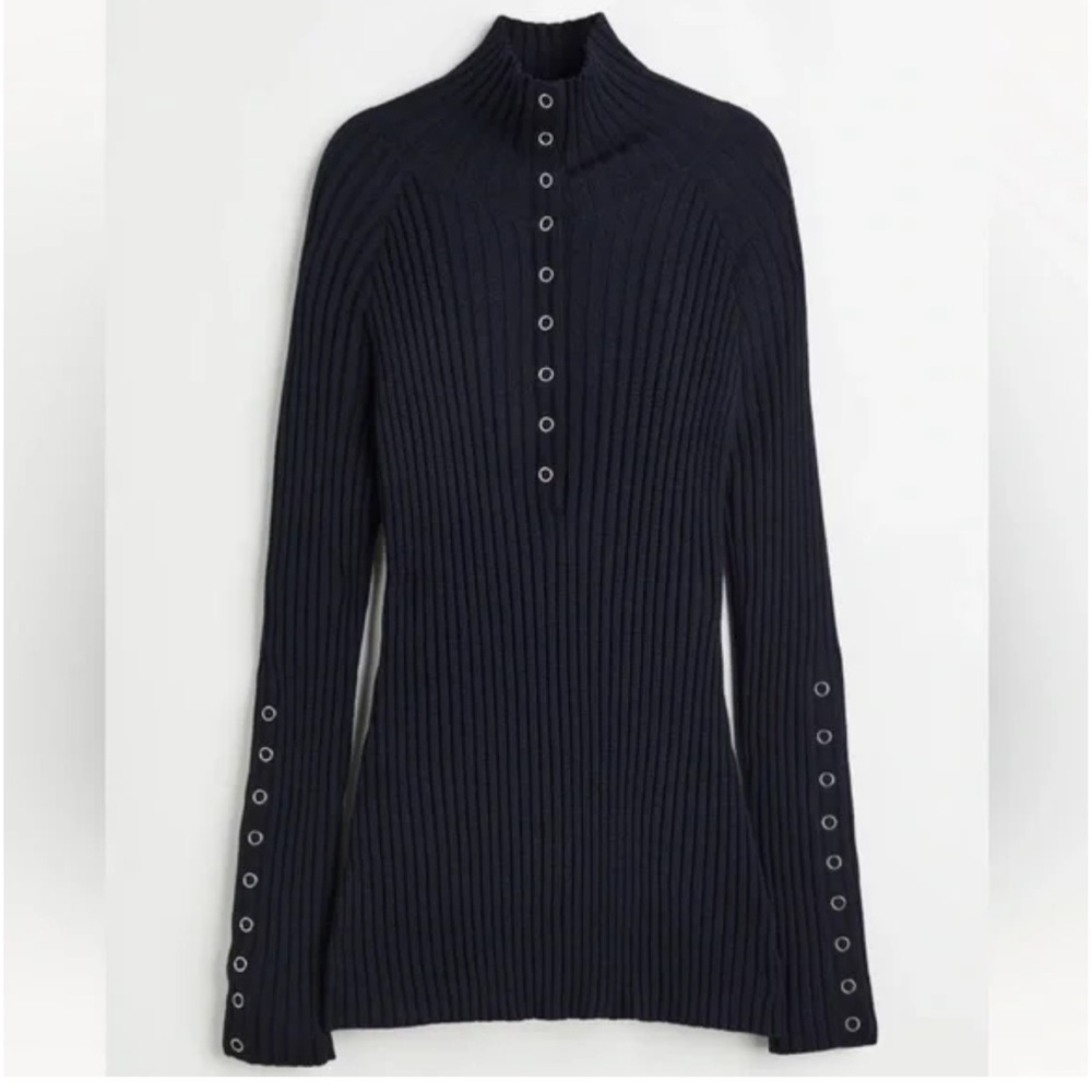 NWT 100% wool Ribbed Turtleneck Sweater with Button Details - Picture 4 of 6